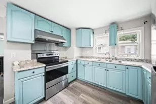 13 Crescent St, Farmington, NH 03835 - Photo 3