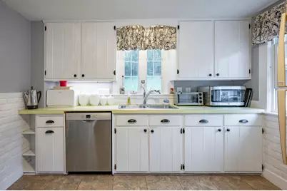 21 Charlotte Avenue, Nashua, NH 03064 - Photo 7