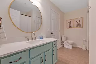 21 Townsend Dr, Dover, NH 03820 - Photo 5