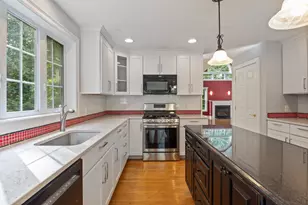 29 Vineyard Dr, Stratham, NH 03885 - Photo 9