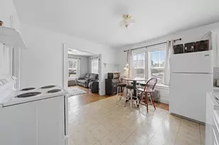 15-15 1/2 Marshall St, Nashua, NH 03064 - Photo 3