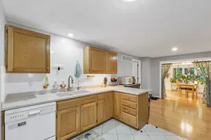 4 Glasgow Cir, Hudson, NH 03051 - Photo 5