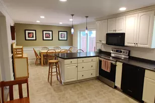 13 Snowdrop Ln, Litchfield, NH 03052 - Photo 7