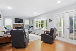 72 Old Farm Rd, Bedford, NH 03110 - Photo 15