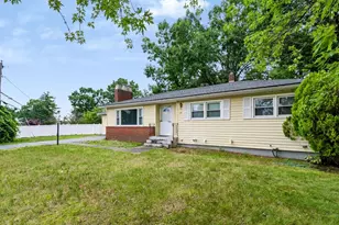 12 Wheaton Dr, Nashua, NH 03063 - Photo 3