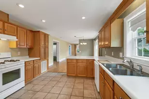 57 Sagewood Cir, Hooksett, NH 03106 - Photo 9