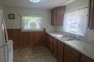 24 Cherry St, Windsor, VT 05089 - Photo 9