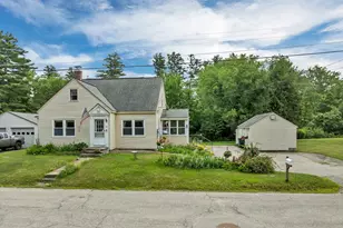 22 Medlyn St, Milford, NH 03055 - Photo 11