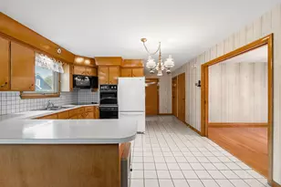 24 Plummer St, Goffstown, NH 03102 - Photo 9