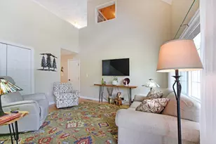 8 Royal Ln, Raymond, NH 03077 - Photo 3