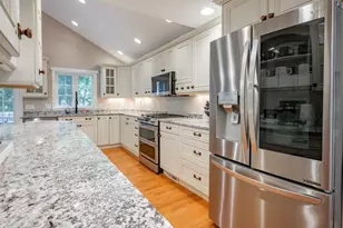 10 Melba Dr, Hudson, NH 03051 - Photo 13
