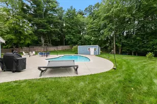 37 Pike St, Nashua, NH 03060 - Photo 35