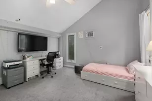 37 Pike St, Nashua, NH 03060 - Photo 21
