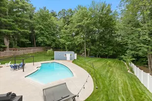 37 Pike St, Nashua, NH 03060 - Photo 33