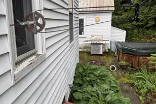 5 Moulton St, Raymond, NH 03077 - Photo 9