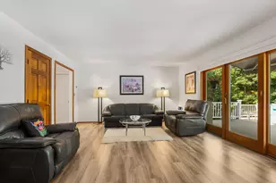7 Bartlett Rd, Stratham, NH 03885 - Photo 7