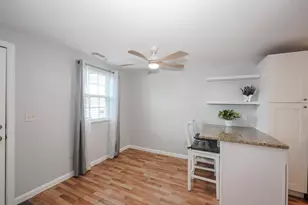 105 Elmwood Dr, Hudson, NH 03051 - Photo 5