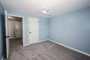 105 Elmwood Dr, Hudson, NH 03051 - Photo 9