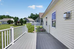 28 Torrey Pines Cir, Plaistow, NH 03865 - Photo 23