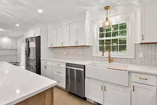 4 Elijah Hill Ln, Londonderry, NH 03053 - Photo 11