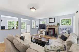 8 Tyler Dr, Londonderry, NH 03053 - Photo 9