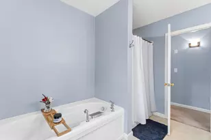 8 Tyler Dr, Londonderry, NH 03053 - Photo 27