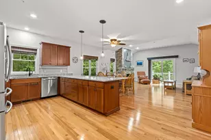32 Birch Cir, Brentwood, NH 03833 - Photo 5
