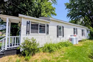 57 Brooklyn St, Northumberland, NH 03582 - Photo 5