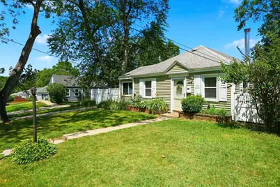 194 Melrose Street, Manchester, NH 03109 - Photo 1