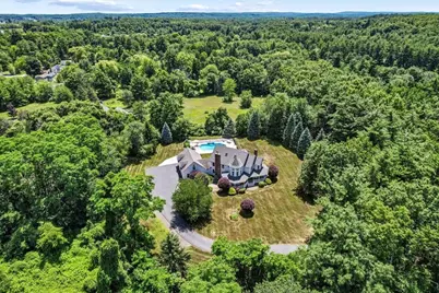 7 King James Drive, Londonderry, NH 03053 - Photo 3