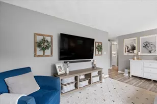 4 Sprucewood Ave, Nashua, NH 03062 - Photo 7