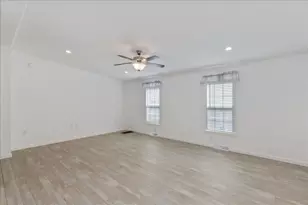 29 Lowell Rd, Salem, NH 03079 - Photo 9