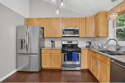 18 Cobble Hill Road, Nashua, NH 03062 - Photo 5