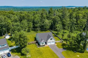 71 Signature Dr, Barrington, NH 03825 - Photo 1