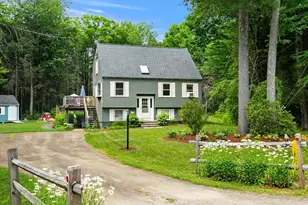 19 Lincoln Dr, Nottingham, NH 03290 - Photo 1