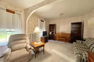 260 Pleasant St, Claremont, NH 03743 - Photo 15