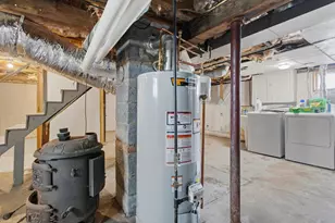 196 Dewey St, Manchester, NH 03103 - Photo 33