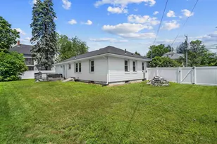 222 Calef Rd, Manchester, NH 03103 - Photo 3