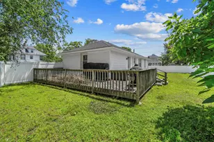 222 Calef Rd, Manchester, NH 03103 - Photo 5