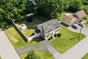 22 Colonial Dr, Salem, NH 03079 - Photo 3