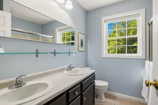 13 Robinson St, Brentwood, NH 03833 - Photo 27