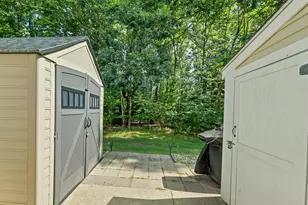 1035 S Mammoth Rd, Manchester, NH 03109 - Photo 19
