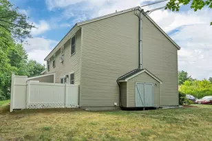 1035 S Mammoth Rd, Manchester, NH 03109 - Photo 35