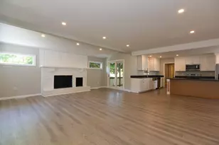 100 Oak St, Laconia, NH 03246 - Photo 5