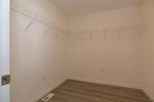 100 Oak St, Laconia, NH 03246 - Photo 9