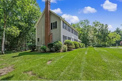 33 Colleen Drive, Salem, NH 03079 - Photo 3