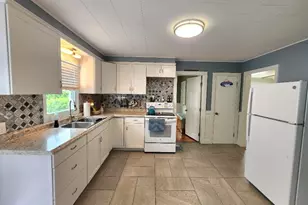 332 Grafton St, Berlin, NH 03570 - Photo 5