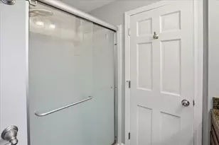 27 Lexington Ave, Manchester, NH 03104 - Photo 31