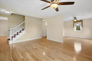 27 Lexington Ave, Manchester, NH 03104 - Photo 9