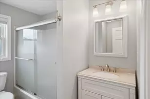 27 Lexington Ave, Manchester, NH 03104 - Photo 37